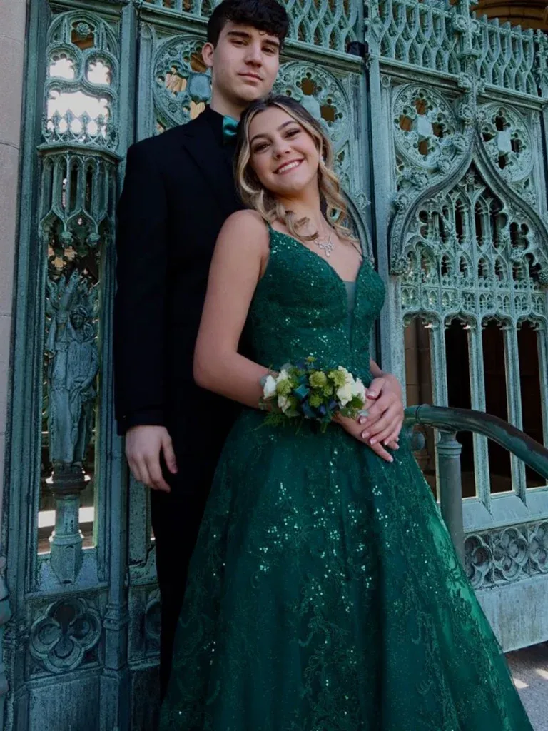 A Line V Neck Green Lace Long Prom Dresses, Green Lace Formal Dresses, Green Evening Dresses Y4079