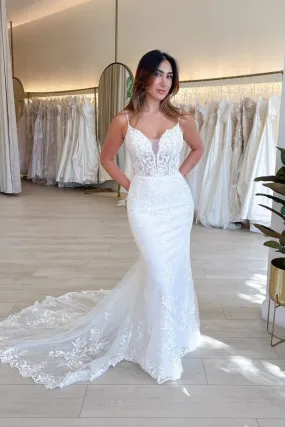 Charming Mermaid V Neck Lace Wedding Dresses