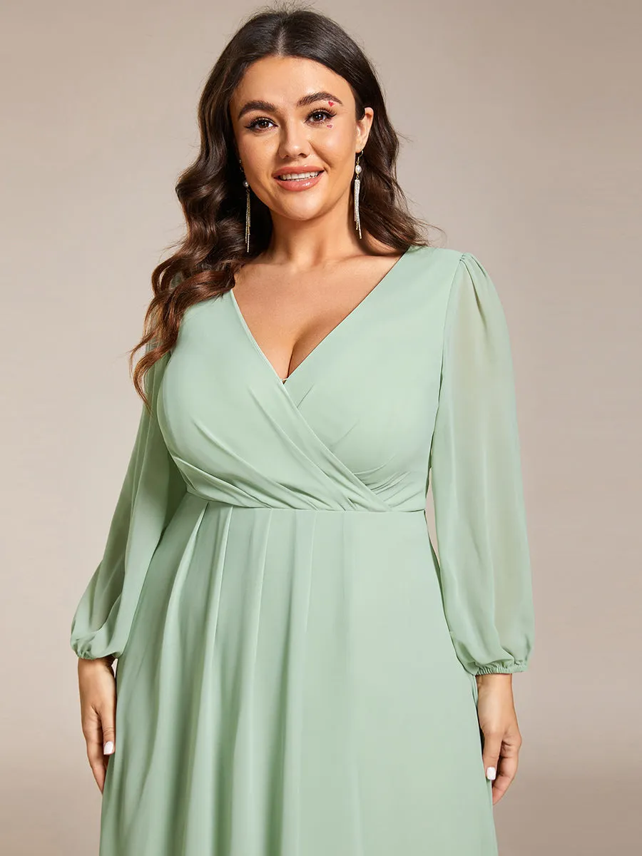 Plus Size Women's Knee-Length Wholesale Homecoming Cocktail Dresses With Long Sleeves